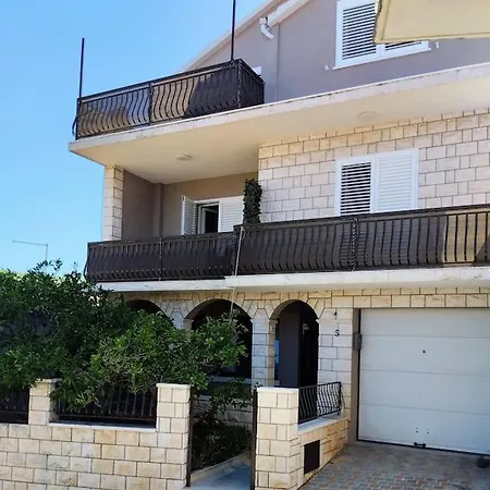 Apartman Keti House *